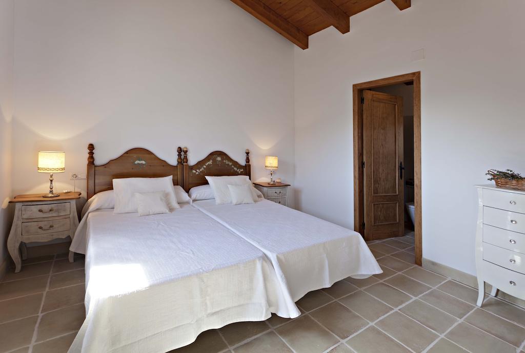 Masia Ca L'Anima Hotel La Baronia de Rialb Camera foto